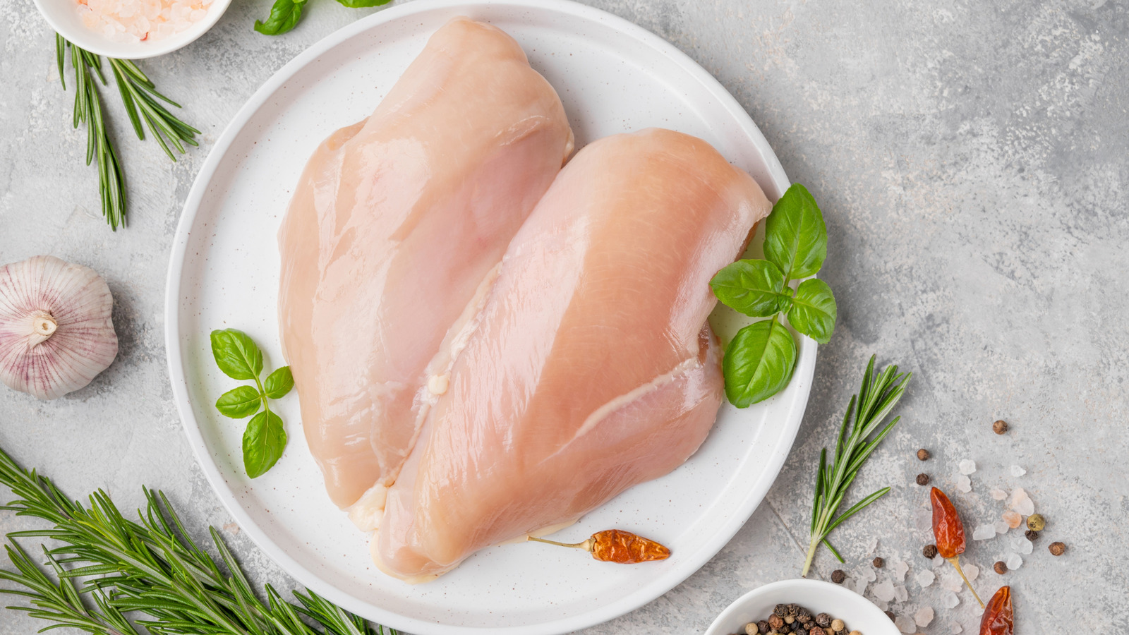 鶏の胸肉を柔らかくジューシーに保ちながら真空調理する方法