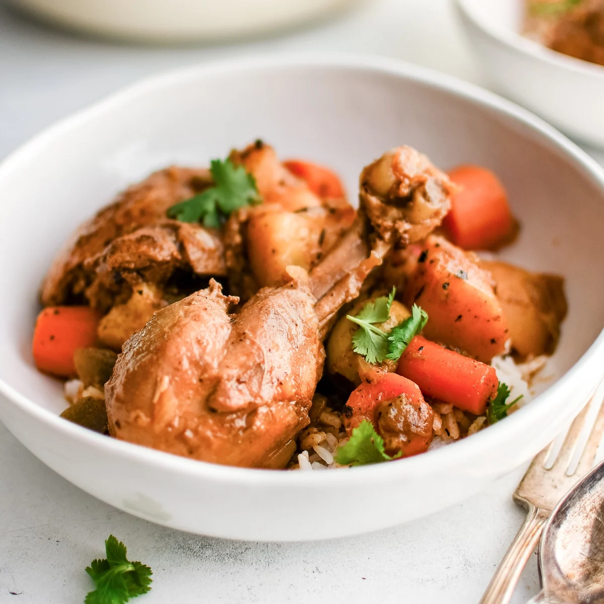 Pollo Guisadoレシピ（ワンポットプエルトリカンチキンシチュー）