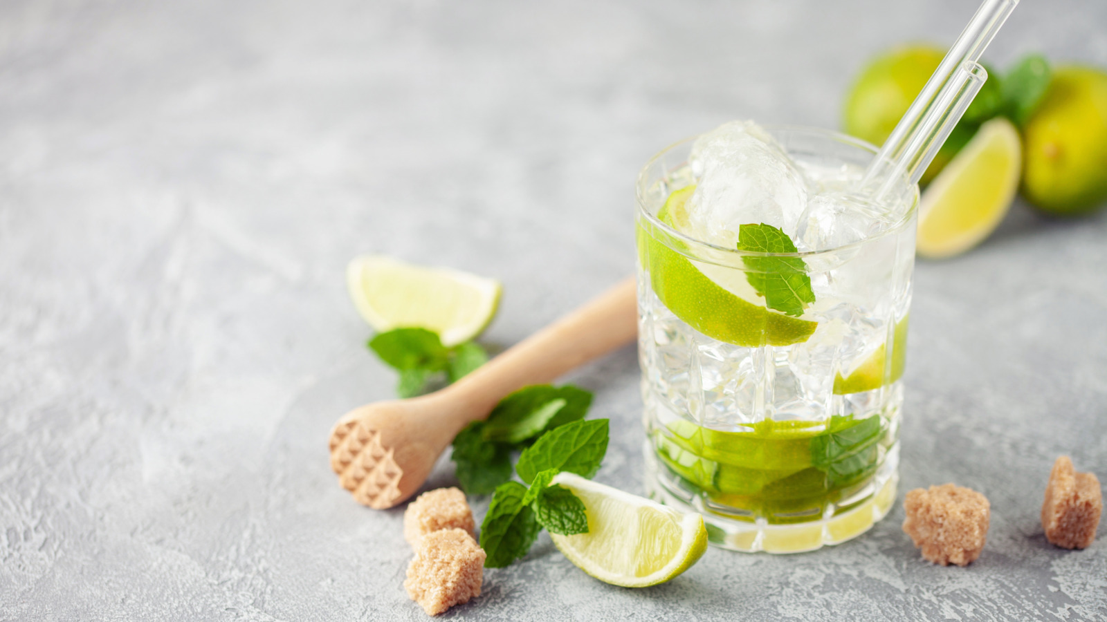 飲み物を混ぜるということは実際には何を意味するのでしょうか？
