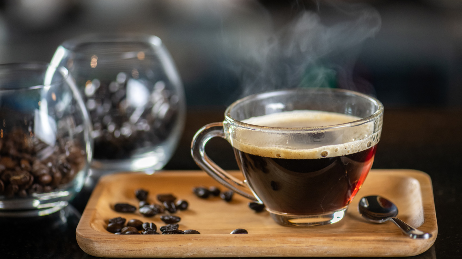食べる前にコーヒーを飲むとどうなりますか？