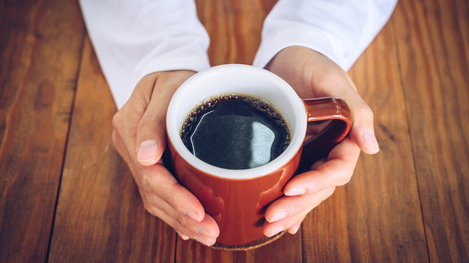 なぜあなたの冷たいホットコーヒーがひどい味がします
